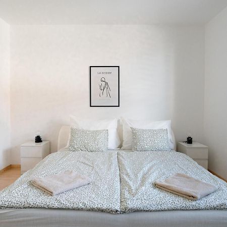 The Dante Villa Apartments Praag Buitenkant foto