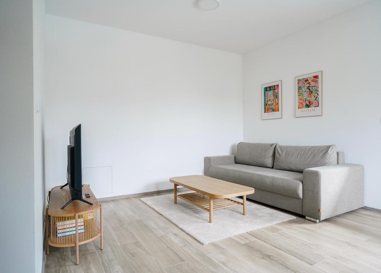 The Dante Villa Apartments Praag Buitenkant foto