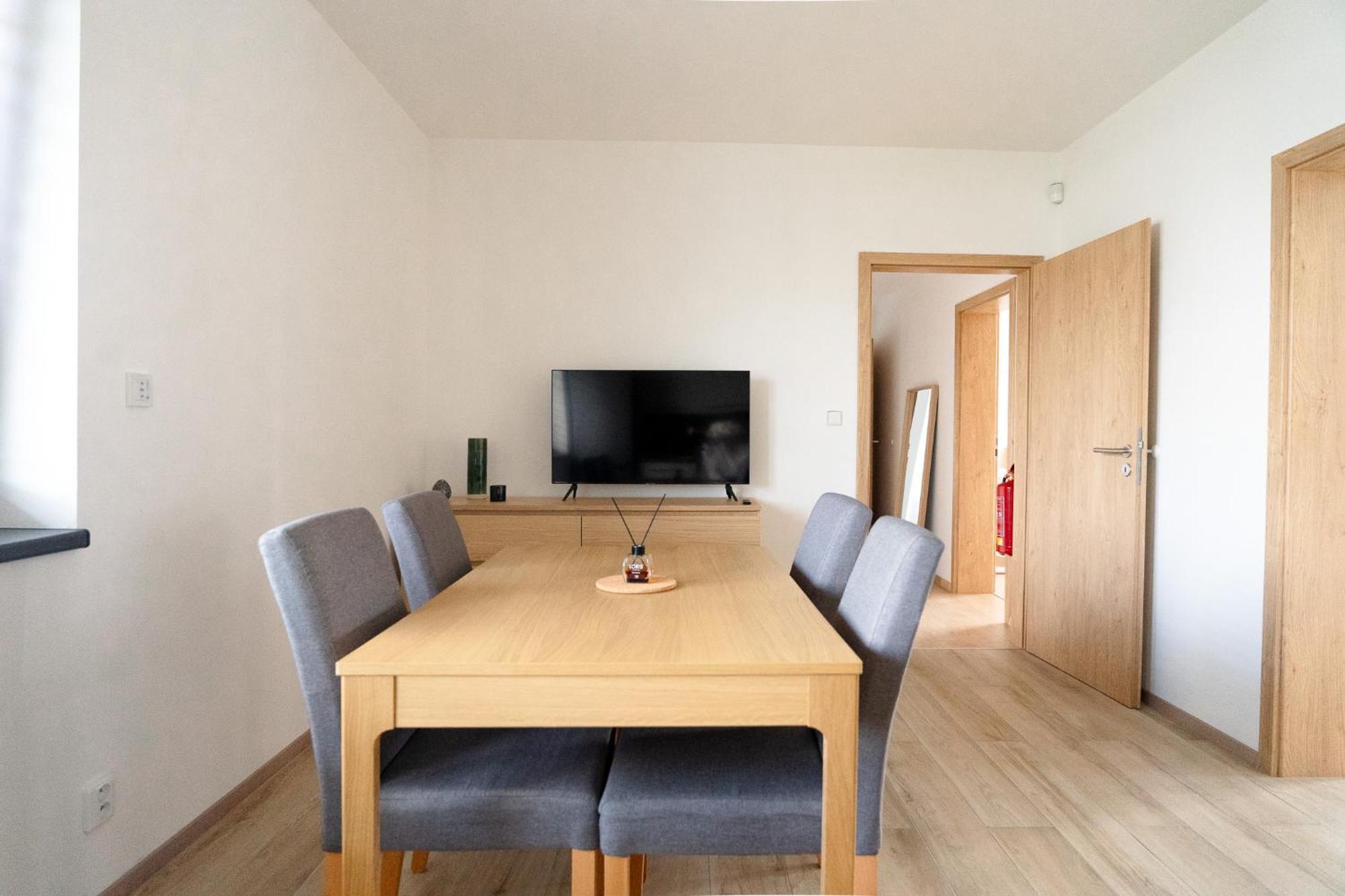 The Dante Villa Apartments Praag Buitenkant foto