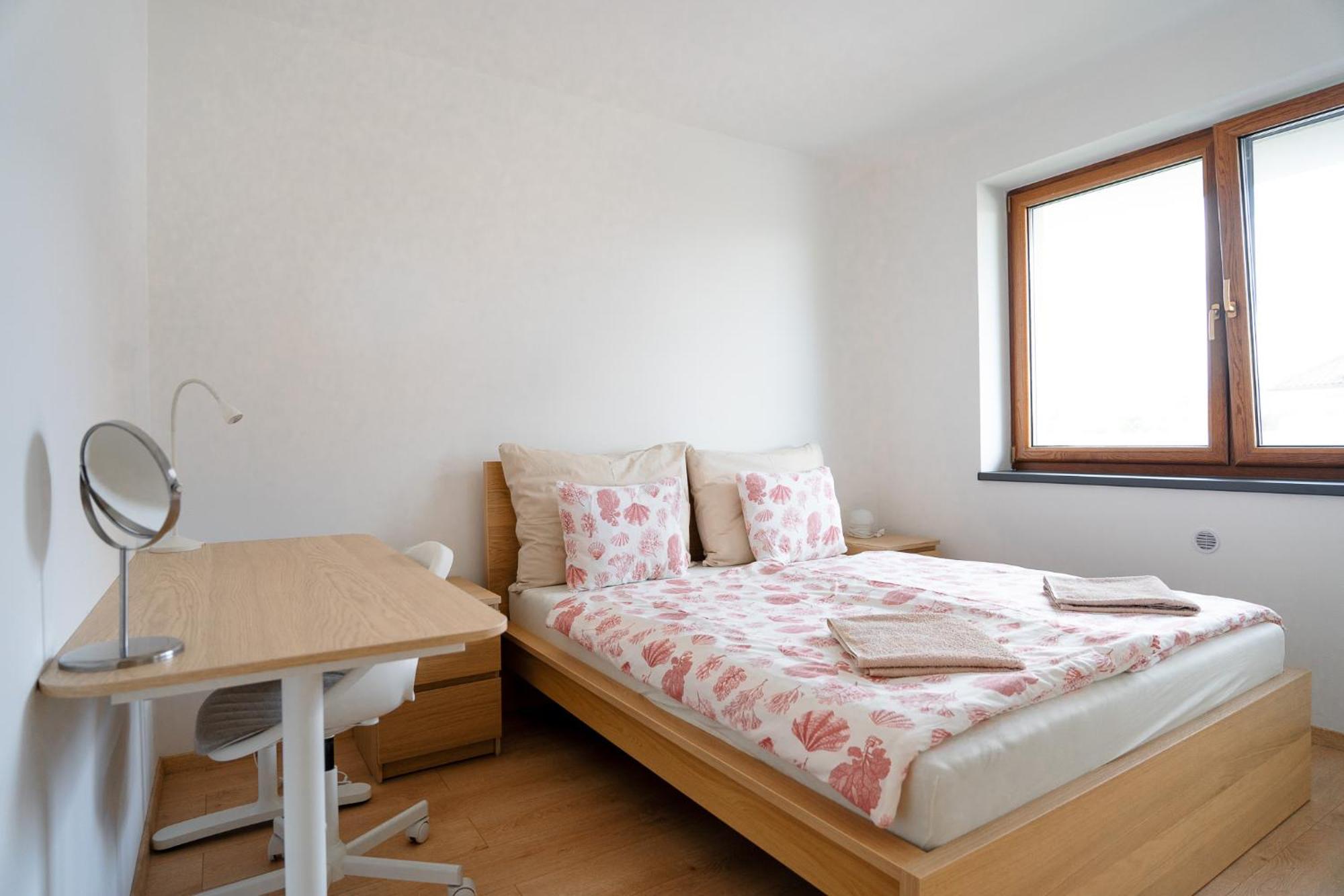 The Dante Villa Apartments Praag Buitenkant foto